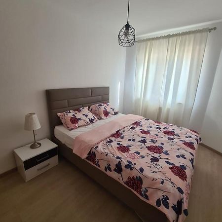 Apartmani Emily Pula Zewnętrze zdjęcie