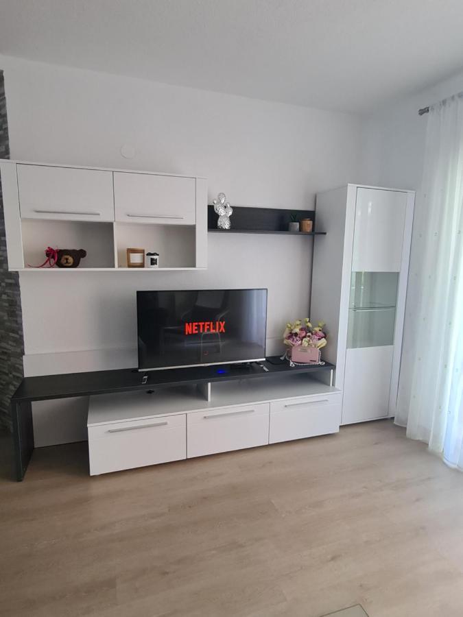 Apartmani Emily Pula Zewnętrze zdjęcie