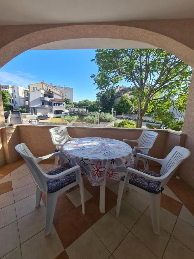 Apartmani Emily Pula Zewnętrze zdjęcie