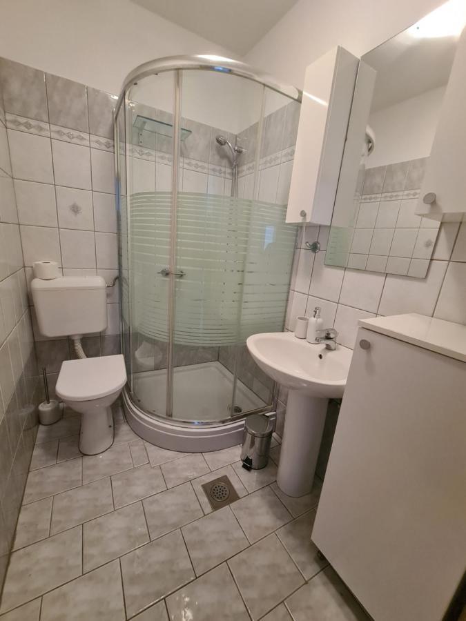 Apartmani Emily Pula Zewnętrze zdjęcie