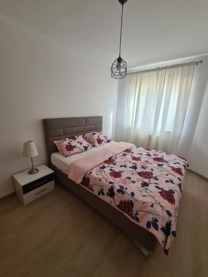 Apartmani Emily Pula Zewnętrze zdjęcie