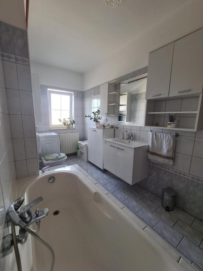 Apartmani Emily Pula Zewnętrze zdjęcie