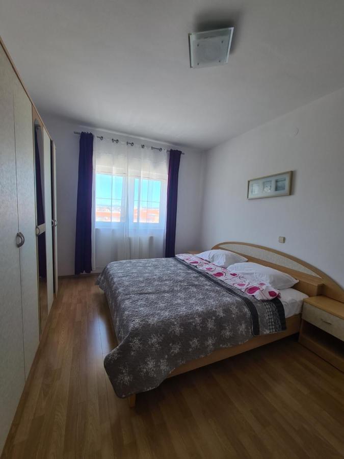 Apartmani Emily Pula Zewnętrze zdjęcie