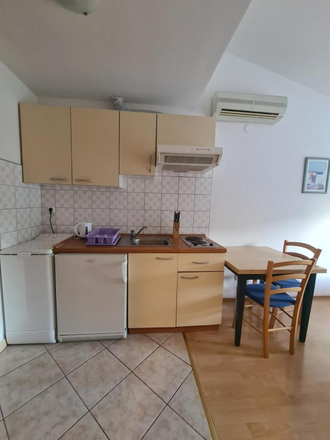 Apartmani Emily Pula Zewnętrze zdjęcie