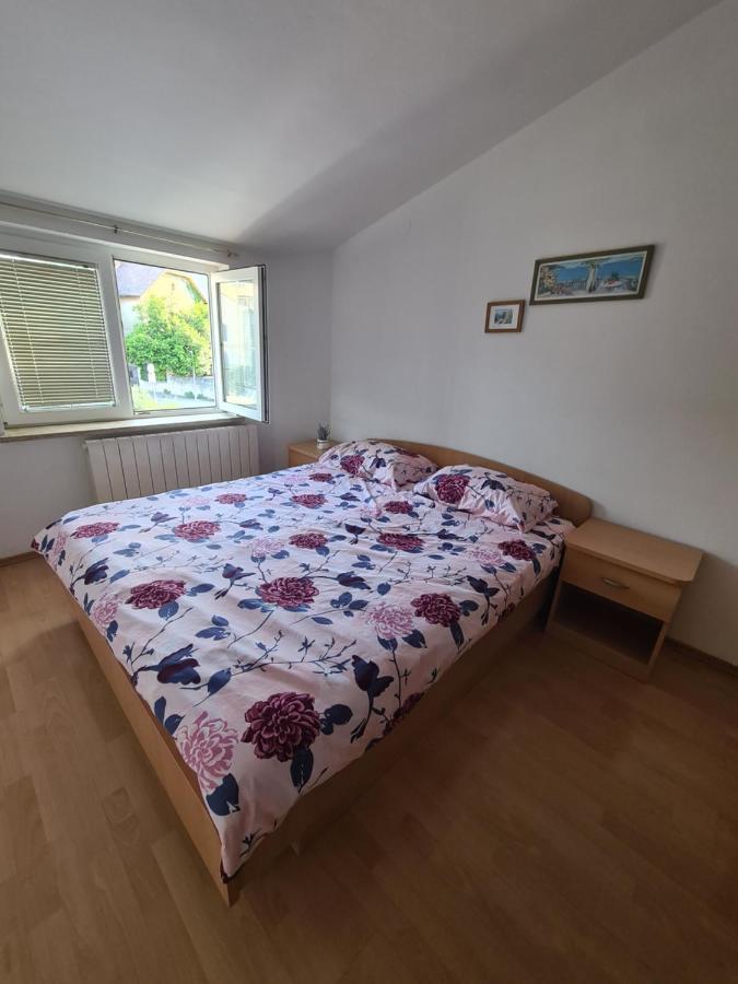 Apartmani Emily Pula Zewnętrze zdjęcie